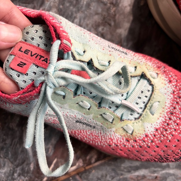 Brooks Levitate 2 Sneakers Size 8 - Picture 5 of 16